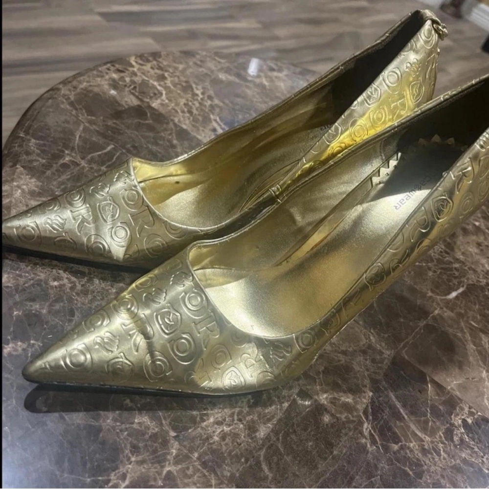 Rocawear Gold Embossed Women's Heels